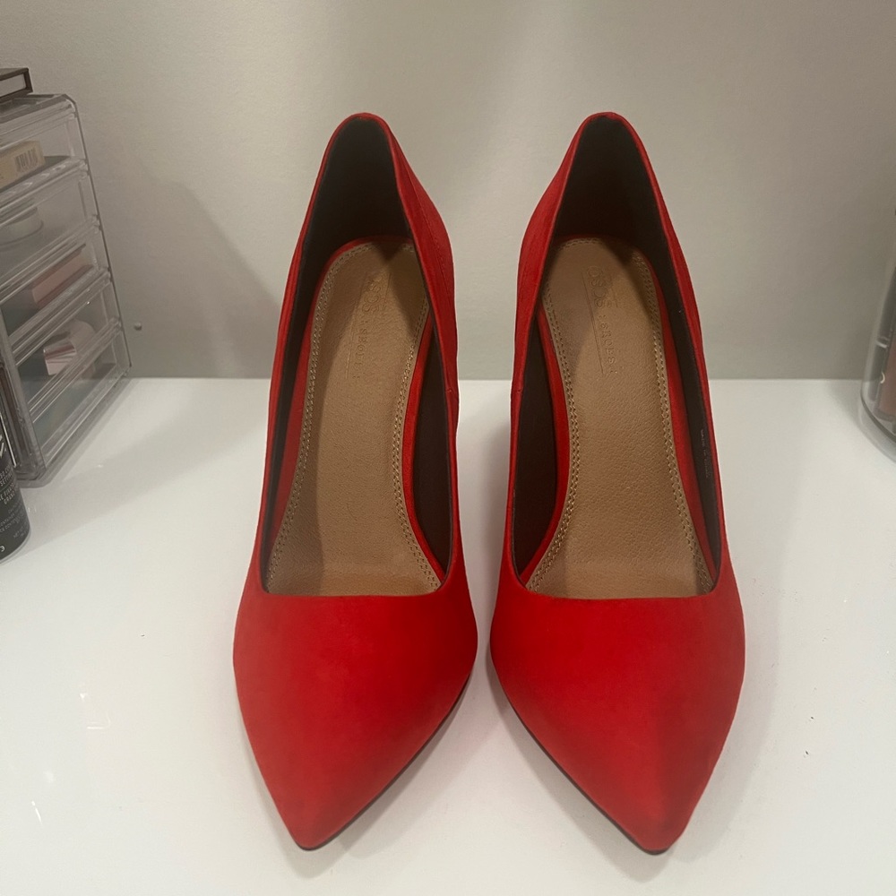 Pointed toe heels - Picture 2 of 2